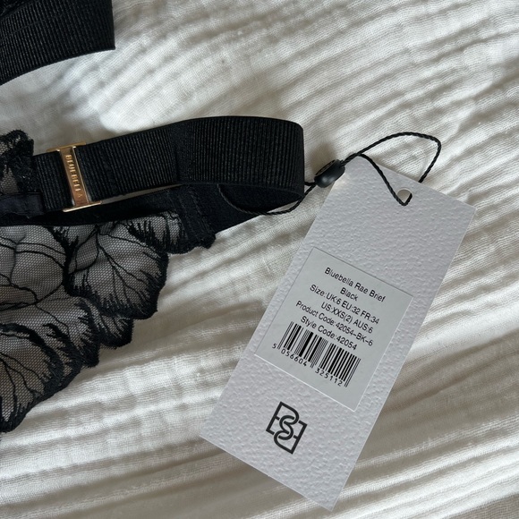 Bluebella Lingerie Set Black Lace Floral - Picture 3 of 3